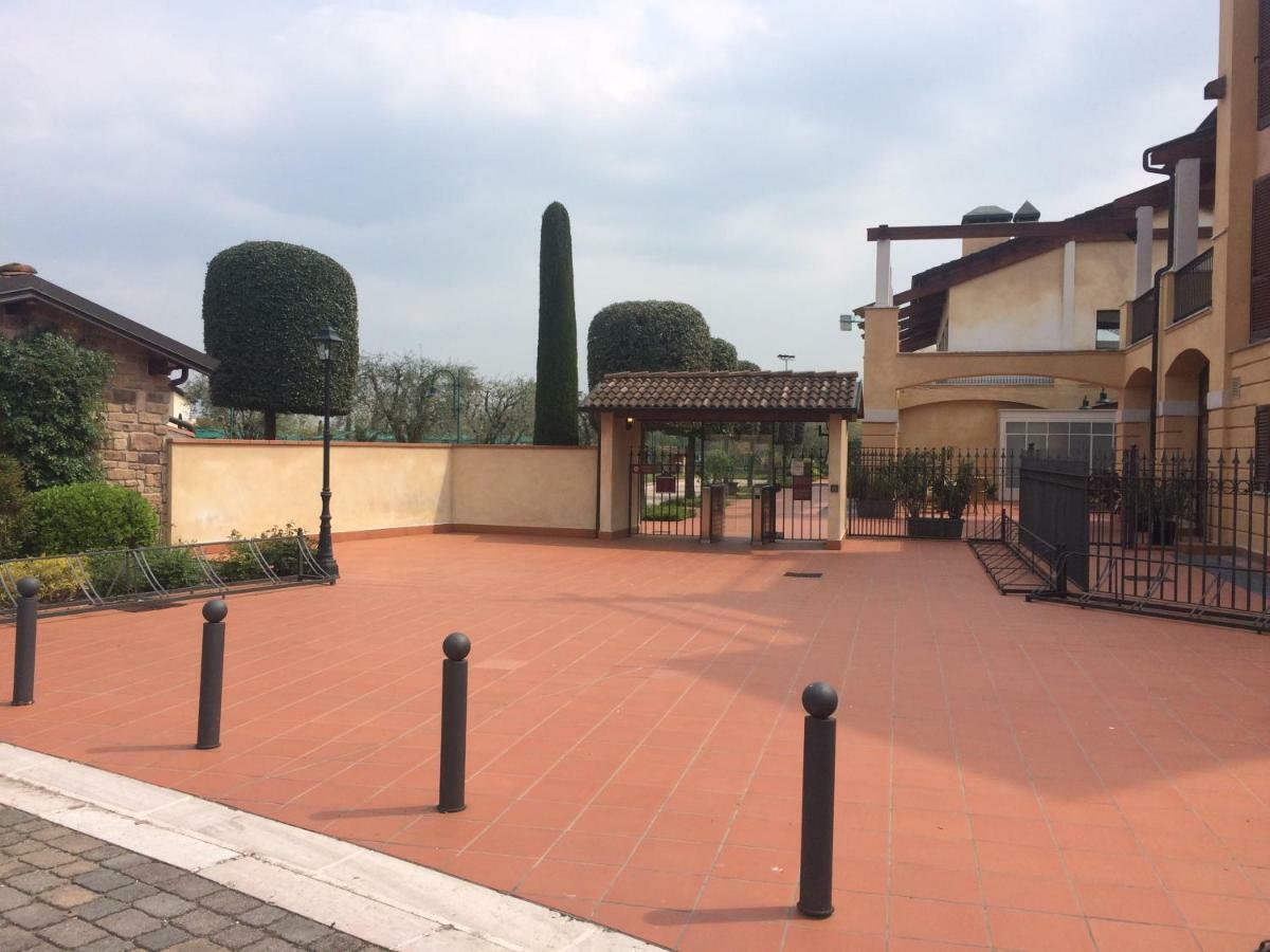 Апартаменти La Chicca Del Garda Песк'єра-дель-Гарда Екстер'єр фото