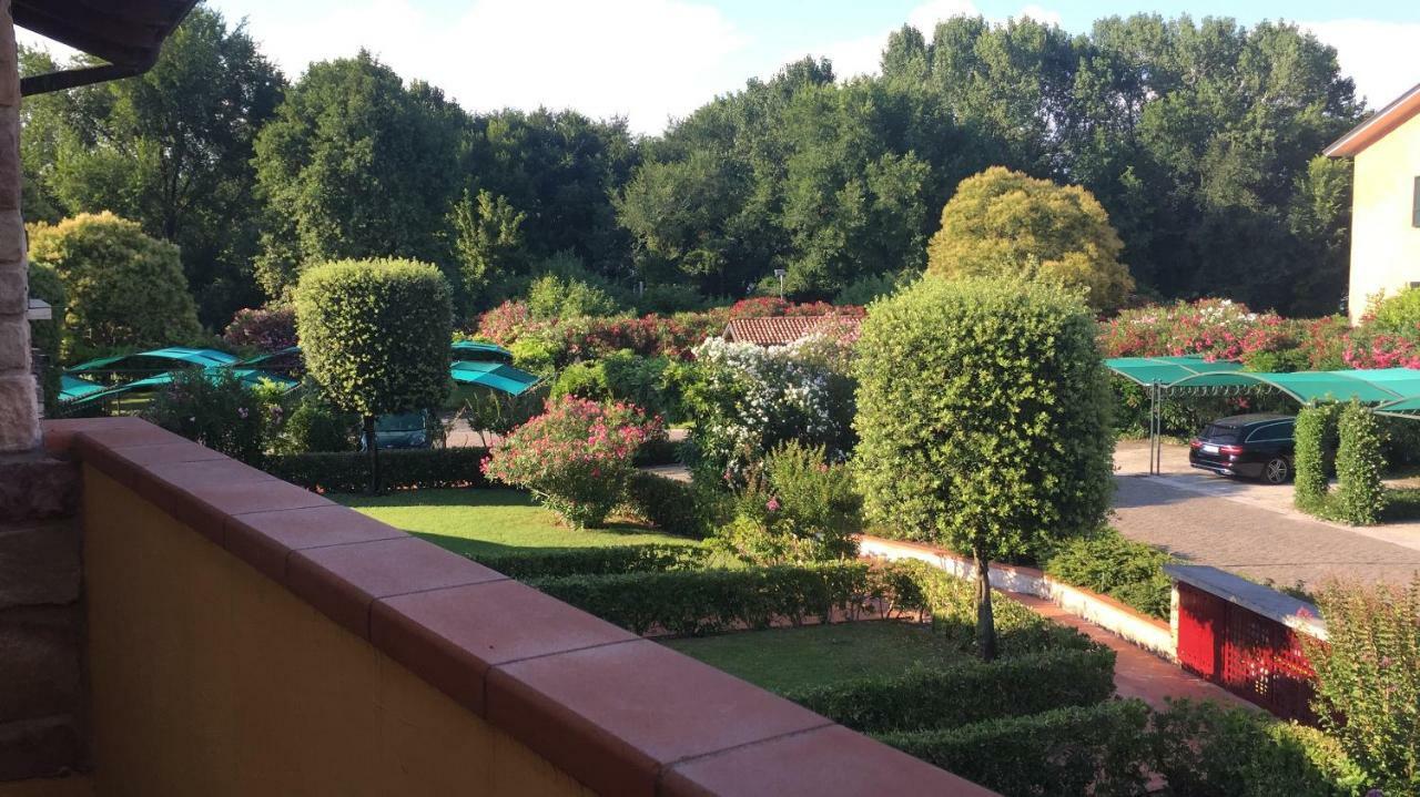 Апартаменти La Chicca Del Garda Песк'єра-дель-Гарда Екстер'єр фото